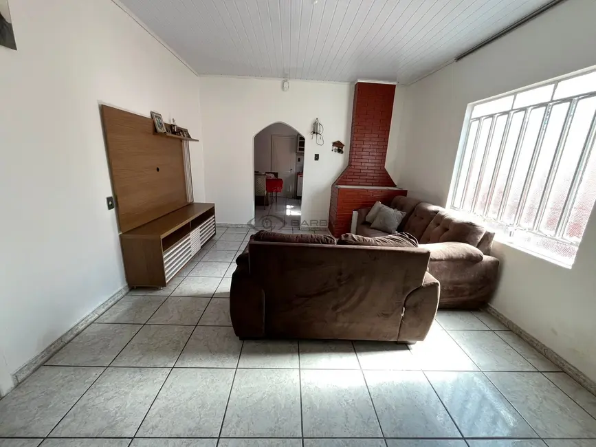 Casa com 3 quartos à venda, 212m2 em Goiás, Santa Cruz Do Sul - RS - imagem 2 Foto 2 de Casa com 3 quartos à venda, 212m2 em Goiás, Santa Cruz Do Sul - RS