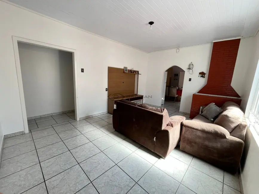 Casa com 3 quartos à venda, 212m2 em Goiás, Santa Cruz Do Sul - RS - imagem 3 Foto 3 de Casa com 3 quartos à venda, 212m2 em Goiás, Santa Cruz Do Sul - RS