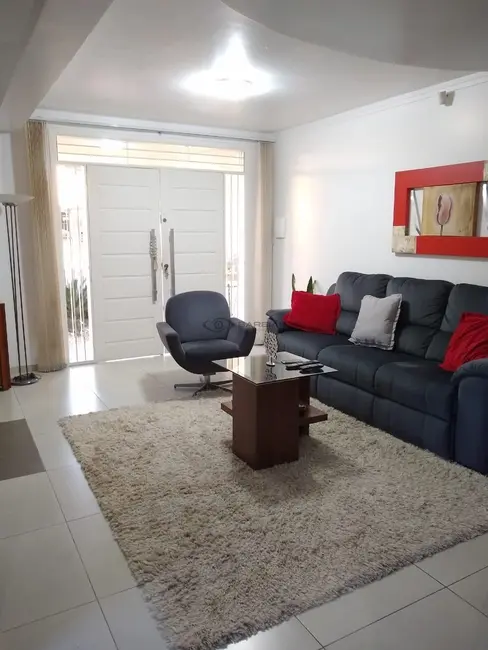 Casa com 3 quartos à venda, 128m2 em Santa Cruz Do Sul - RS - imagem 5 Foto 5 de Casa com 3 quartos à venda, 128m2 em Santa Cruz Do Sul - RS