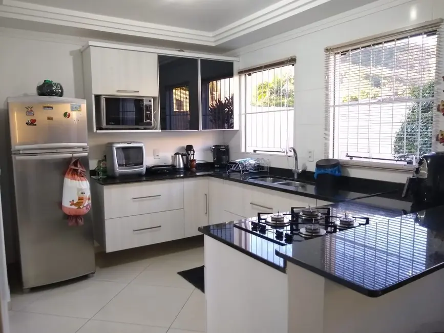 Casa com 3 quartos à venda, 128m2 em Santa Cruz Do Sul - RS - imagem 6 Foto 6 de Casa com 3 quartos à venda, 128m2 em Santa Cruz Do Sul - RS