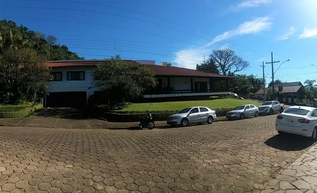 Casa com 4 quartos à venda, 662m2 em Higienópolis, Santa Cruz Do Sul - RS - imagem 5 Foto 5 de Casa com 4 quartos à venda, 662m2 em Higienópolis, Santa Cruz Do Sul - RS