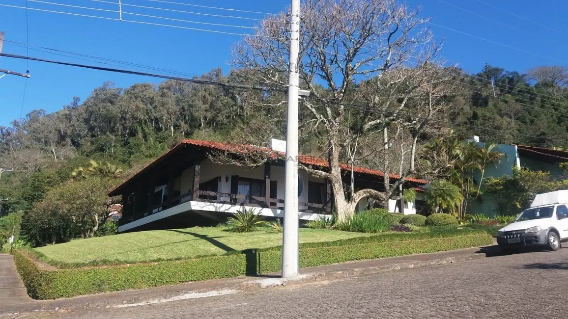 Casa com 4 quartos à venda, 662m2 em Higienópolis, Santa Cruz Do Sul - RS - imagem 3 Foto 3 de Casa com 4 quartos à venda, 662m2 em Higienópolis, Santa Cruz Do Sul - RS