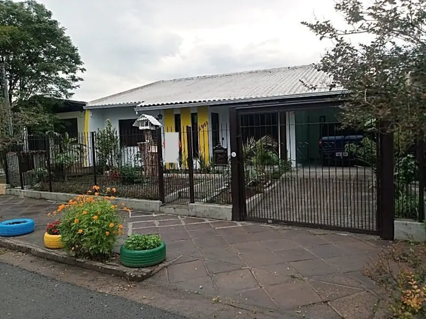Casa com 3 quartos à venda, 153m2 em Avenida, Santa Cruz Do Sul - RS - imagem 3 Foto 3 de Casa com 3 quartos à venda, 153m2 em Avenida, Santa Cruz Do Sul - RS