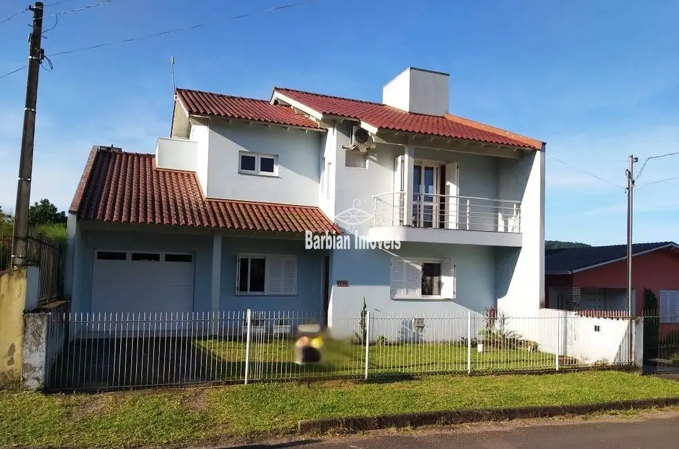 Foto 1 de Casa com 4 quartos à venda, 211m2 em Santo Antônio, Santa Cruz Do Sul - RS