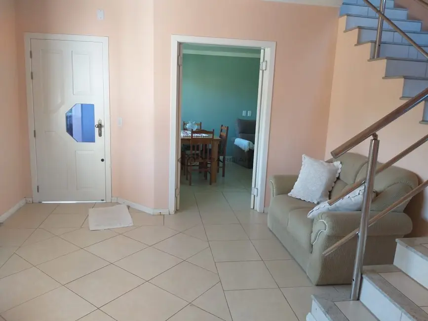 Casa com 4 quartos à venda, 211m2 em Santo Antônio, Santa Cruz Do Sul - RS - imagem 4 Foto 4 de Casa com 4 quartos à venda, 211m2 em Santo Antônio, Santa Cruz Do Sul - RS