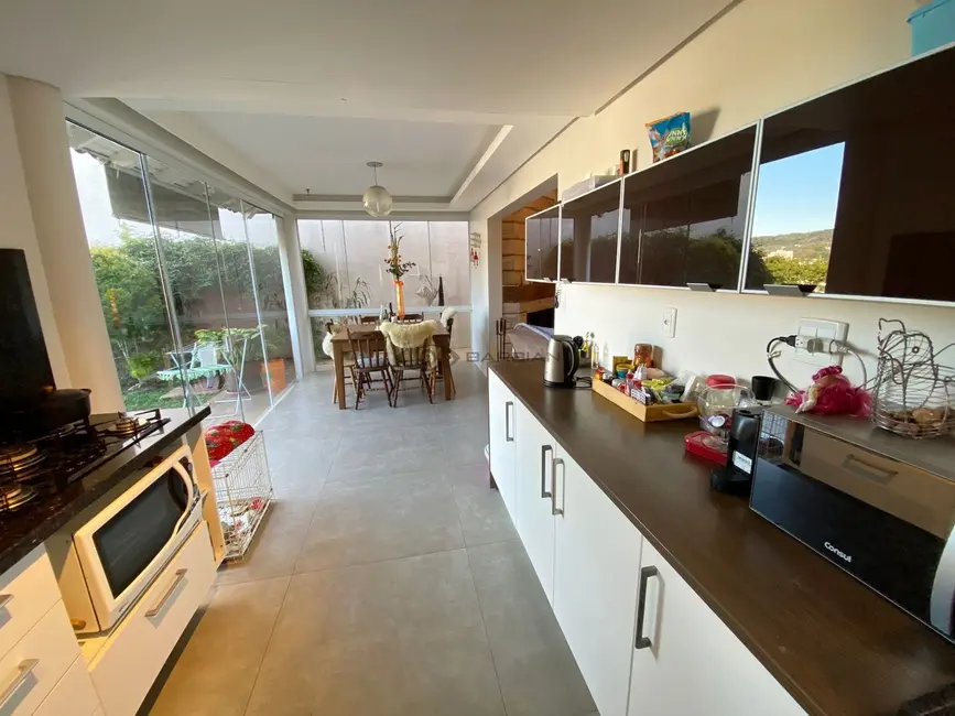 Foto 8 de Casa com 3 quartos à venda, 260m2 em Santo Inácio, Santa Cruz Do Sul - RS