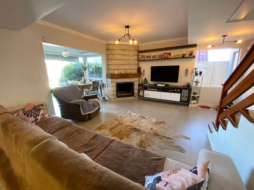Foto 3 de Casa com 3 quartos à venda, 260m2 em Santo Inácio, Santa Cruz Do Sul - RS