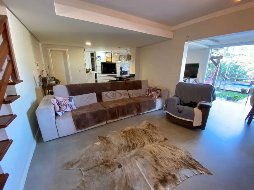 Foto 6 de Casa com 3 quartos à venda, 260m2 em Santo Inácio, Santa Cruz Do Sul - RS