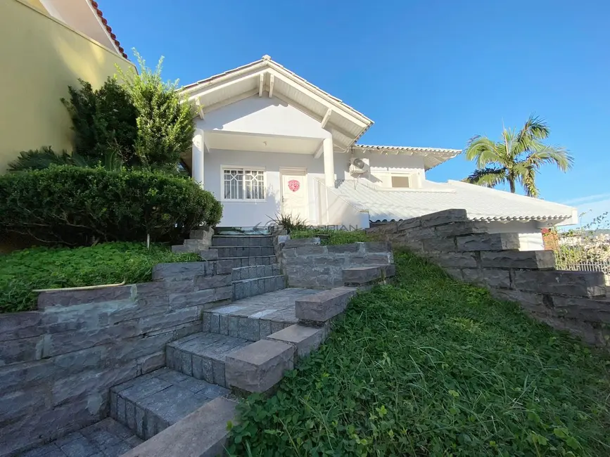 Foto 1 de Casa com 3 quartos à venda, 260m2 em Santo Inácio, Santa Cruz Do Sul - RS