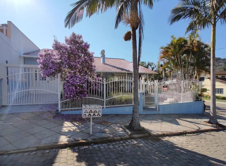 Foto 1 de Casa com 3 quartos à venda, 211m2 em Renascença, Santa Cruz Do Sul - RS
