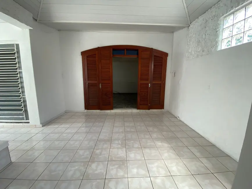 Casa com 3 quartos à venda, 164m2 em Centro, Santa Cruz Do Sul - RS - imagem 3 Foto 3 de Casa com 3 quartos à venda, 164m2 em Centro, Santa Cruz Do Sul - RS