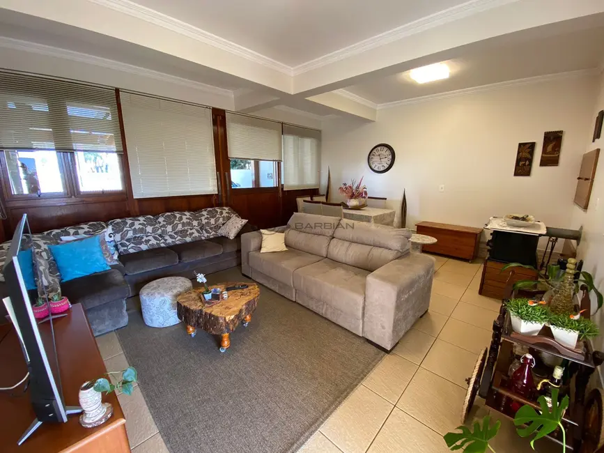 Casa com 3 quartos à venda, 174m2 em Jardim Europa, Santa Cruz Do Sul - RS - imagem 7 Foto 7 de Casa com 3 quartos à venda, 174m2 em Jardim Europa, Santa Cruz Do Sul - RS