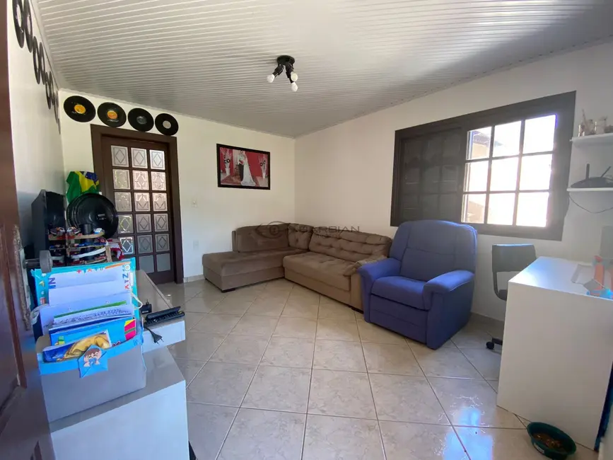 Casa com 3 quartos à venda, 107m2 em Renascença, Santa Cruz Do Sul - RS - imagem 3 Foto 3 de Casa com 3 quartos à venda, 107m2 em Renascença, Santa Cruz Do Sul - RS