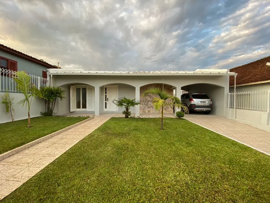 Foto 1 de Casa com 4 quartos à venda, 211m2 em Ana Nery, Santa Cruz Do Sul - RS