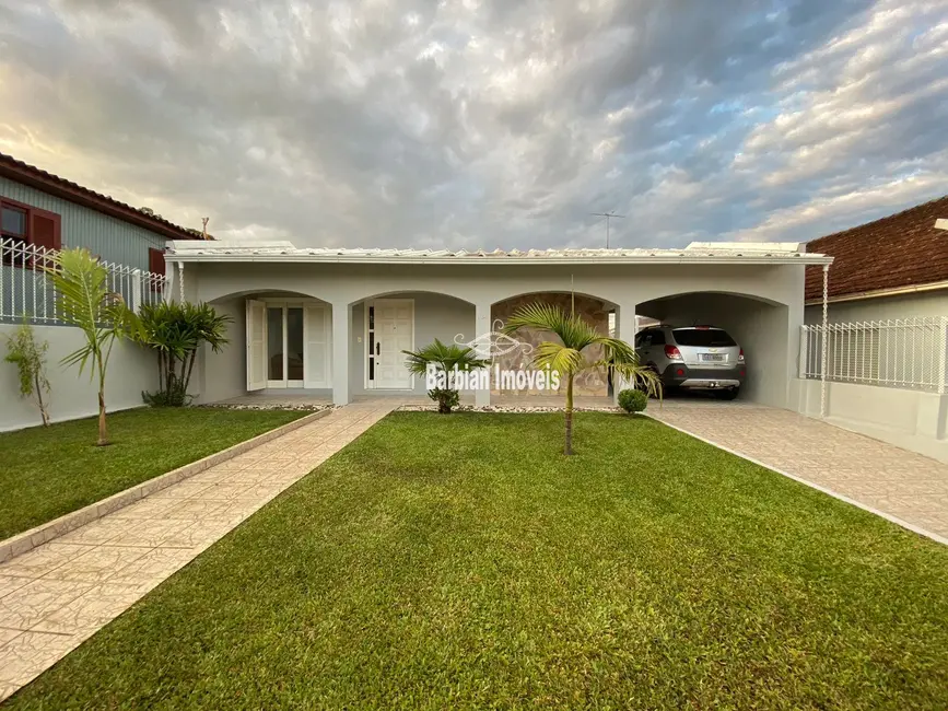 Foto 1 de Casa com 4 quartos à venda, 211m2 em Ana Nery, Santa Cruz Do Sul - RS