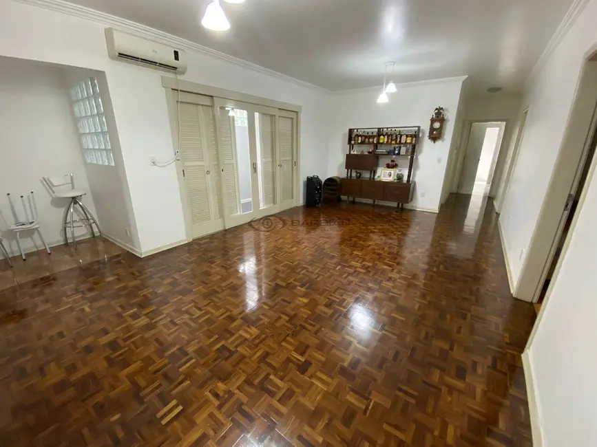 Casa com 4 quartos à venda, 211m2 em Ana Nery, Santa Cruz Do Sul - RS - imagem 6 Foto 6 de Casa com 4 quartos à venda, 211m2 em Ana Nery, Santa Cruz Do Sul - RS