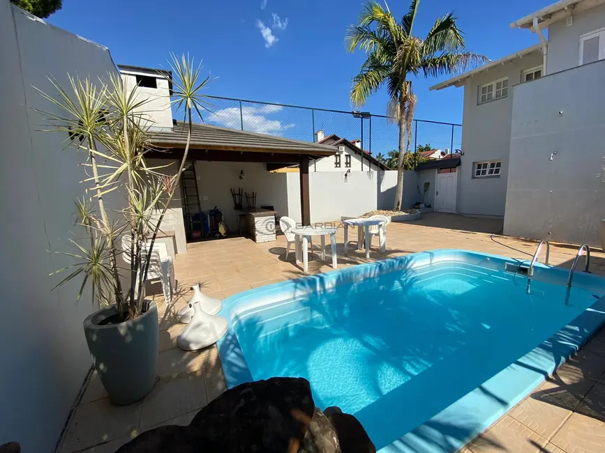 Foto 1 de Casa com 3 quartos à venda, 301m2 em Universitário, Santa Cruz Do Sul - RS