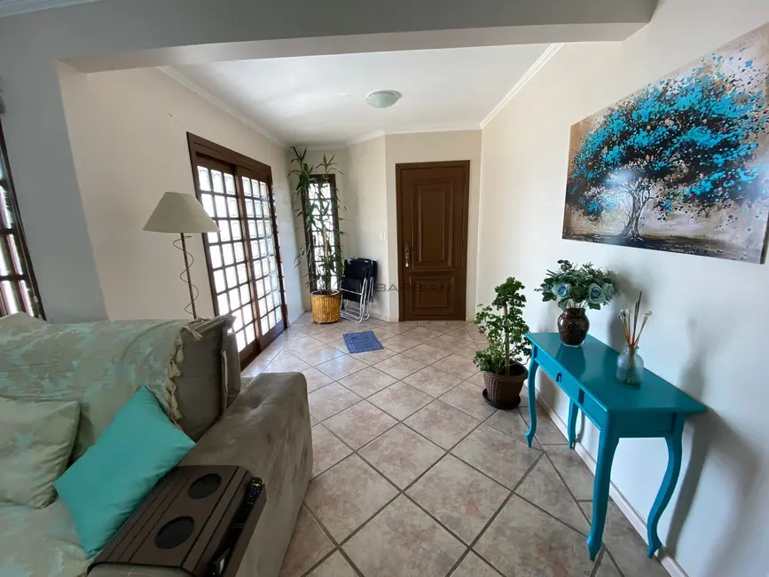 Casa com 3 quartos à venda, 274m2 em Bonfim, Santa Cruz Do Sul - RS - imagem 2 Foto 2 de Casa com 3 quartos à venda, 274m2 em Bonfim, Santa Cruz Do Sul - RS