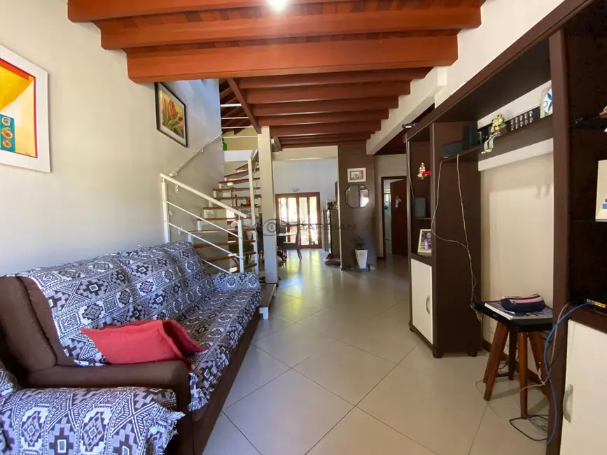 Casa com 2 quartos à venda, 179m2 em Renascença, Santa Cruz Do Sul - RS - imagem 3 Foto 3 de Casa com 2 quartos à venda, 179m2 em Renascença, Santa Cruz Do Sul - RS