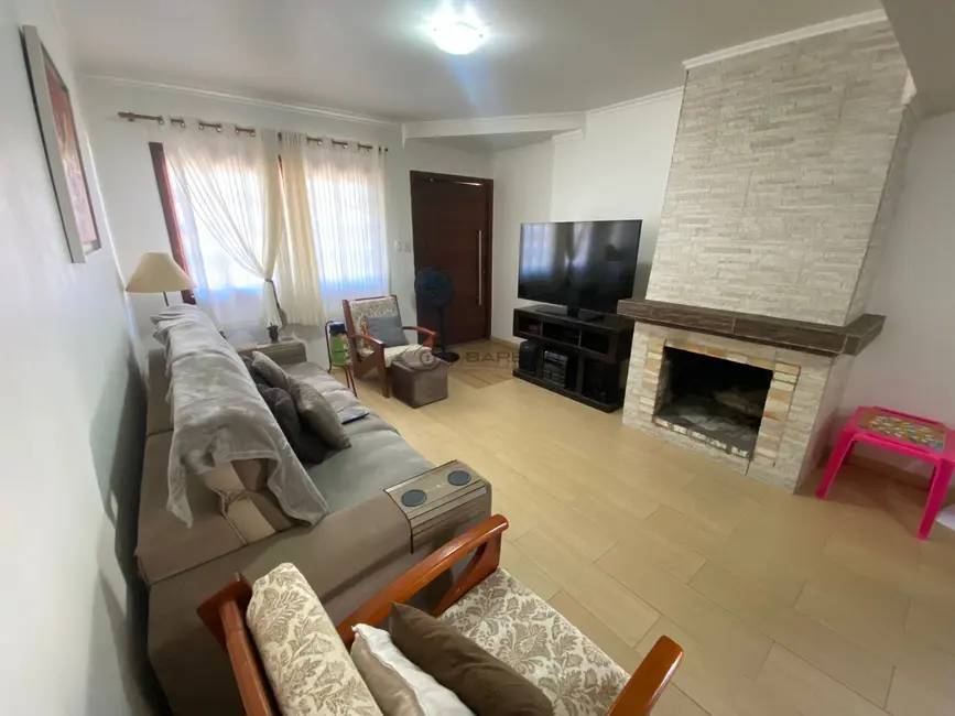 Casa com 3 quartos à venda, 203m2 em Santo Antônio, Santa Cruz Do Sul - RS - imagem 4 Foto 4 de Casa com 3 quartos à venda, 203m2 em Santo Antônio, Santa Cruz Do Sul - RS
