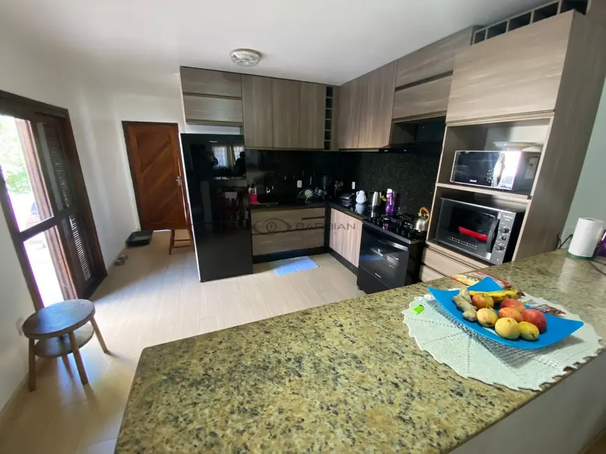 Casa com 3 quartos à venda, 203m2 em Santo Antônio, Santa Cruz Do Sul - RS - imagem 8 Foto 8 de Casa com 3 quartos à venda, 203m2 em Santo Antônio, Santa Cruz Do Sul - RS