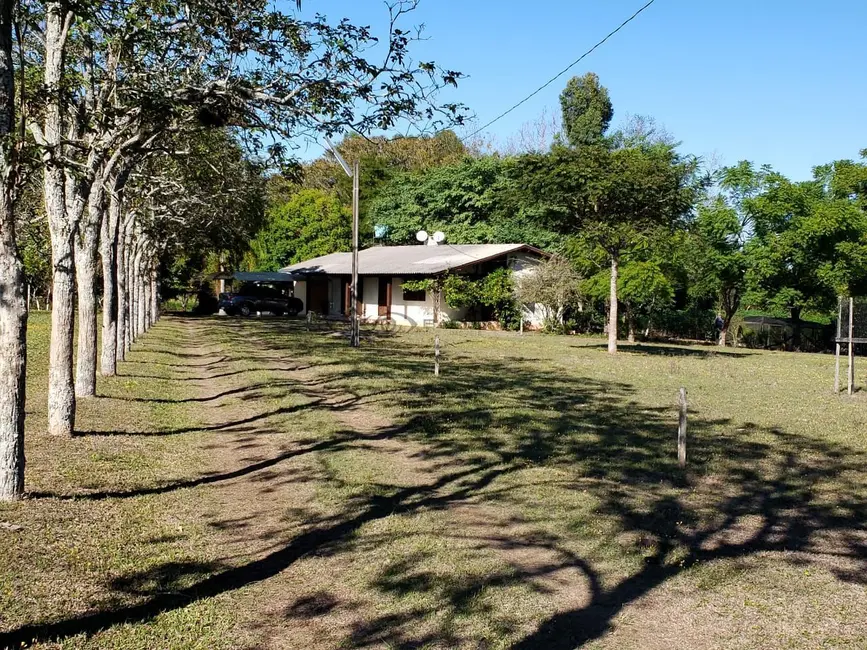 Chácara com 3 quartos à venda, 200m2 em Santa Cruz Do Sul - RS - imagem 3 Foto 3 de Chácara com 3 quartos à venda, 200m2 em Santa Cruz Do Sul - RS