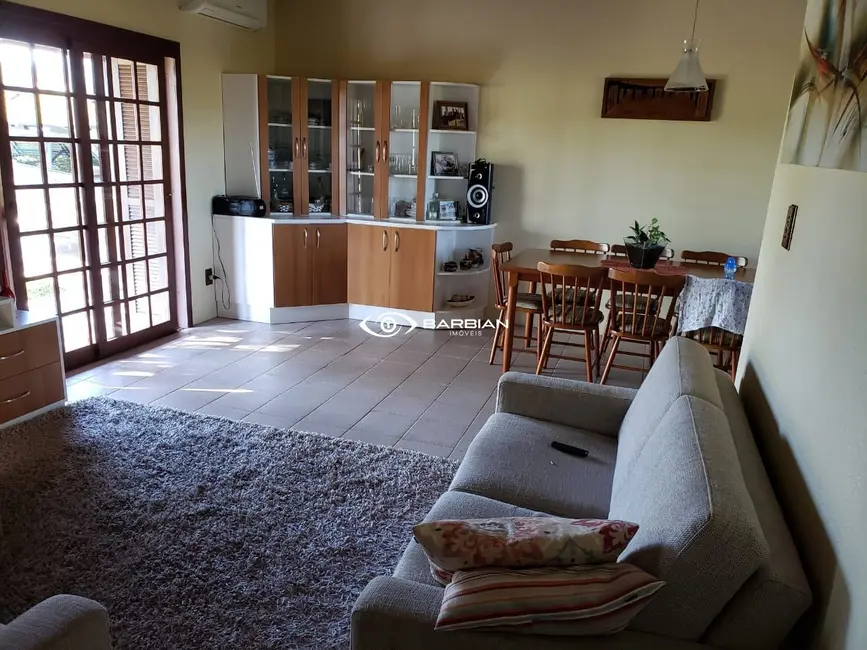 Foto 2 de Chácara com 3 quartos à venda, 200m2 em Santa Cruz Do Sul - RS