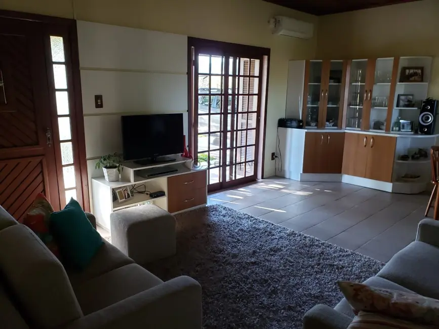 Foto 11 de Chácara com 3 quartos à venda, 200m2 em Santa Cruz Do Sul - RS