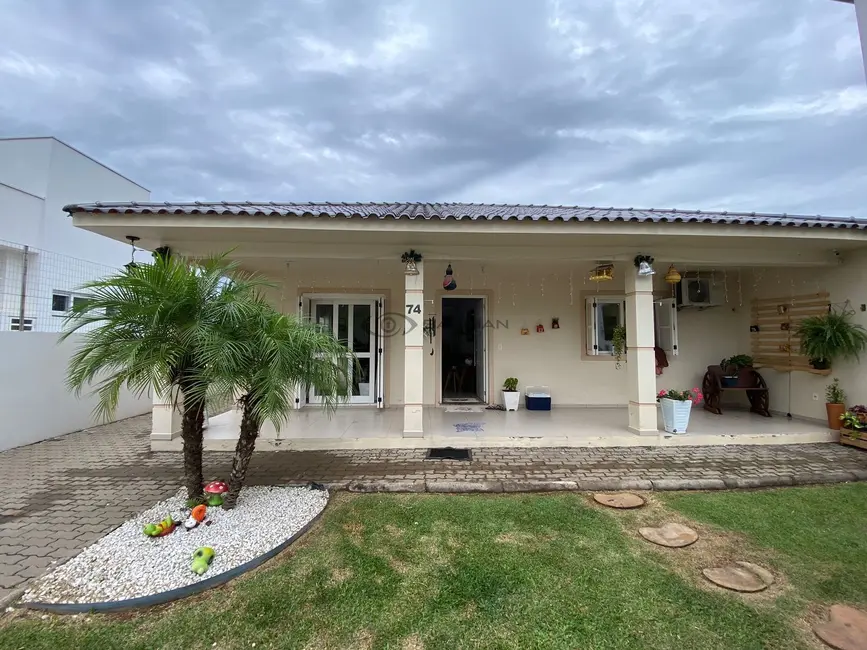 Foto 2 de Casa com 3 quartos à venda, 194m2 em Arroio Grande, Santa Cruz Do Sul - RS