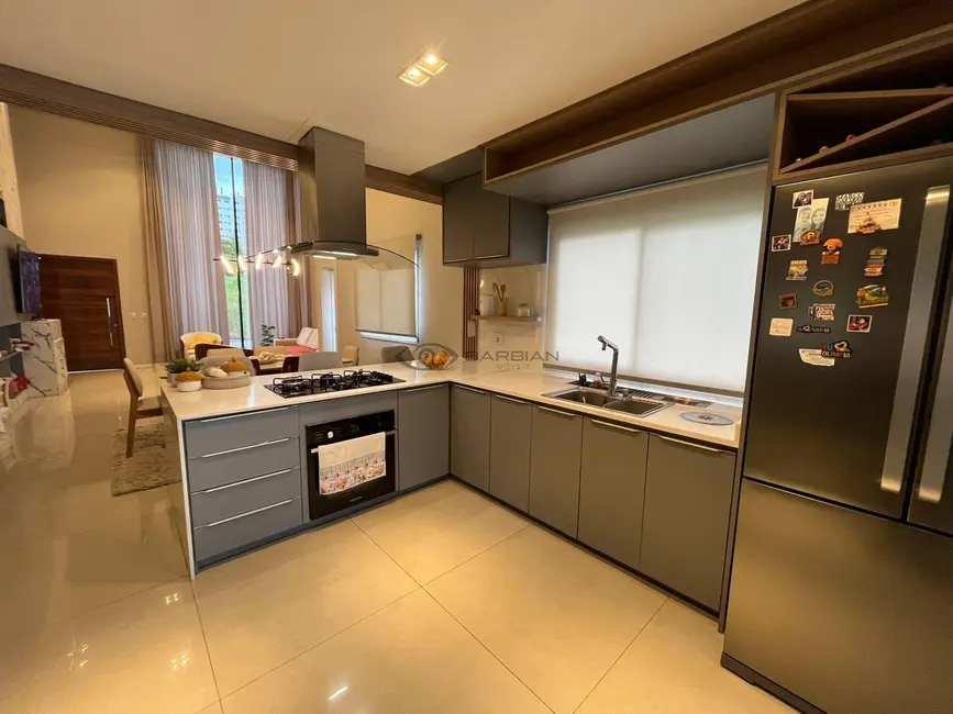 Foto 3 de Casa com 4 quartos à venda, 228m2 em Santo Inácio, Santa Cruz Do Sul - RS