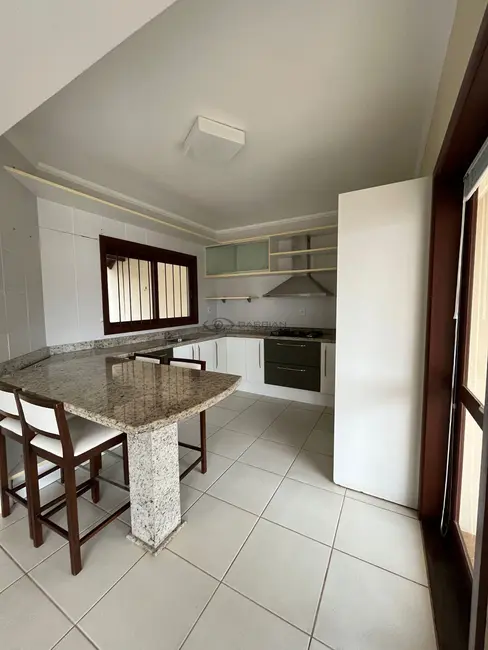 Casa com 3 quartos à venda, 163m2 em Santo Inácio, Santa Cruz Do Sul - RS - imagem 3 Foto 3 de Casa com 3 quartos à venda, 163m2 em Santo Inácio, Santa Cruz Do Sul - RS