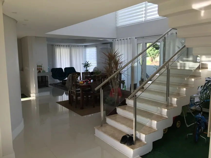 Casa com 3 quartos à venda, 339m2 em Jardim Europa, Santa Cruz Do Sul - RS - imagem 9 Foto 9 de Casa com 3 quartos à venda, 339m2 em Jardim Europa, Santa Cruz Do Sul - RS