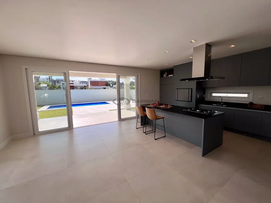 Casa com 3 quartos à venda, 225m2 em Country, Santa Cruz Do Sul - RS - imagem 4 Foto 4 de Casa com 3 quartos à venda, 225m2 em Country, Santa Cruz Do Sul - RS