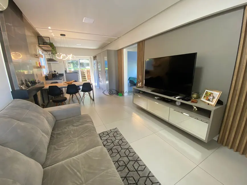 Foto 2 de Casa com 2 quartos à venda, 106m2 em Country, Santa Cruz Do Sul - RS