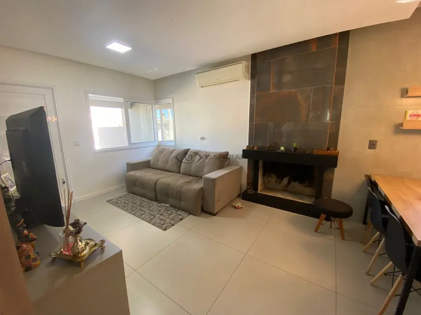 Foto 5 de Casa com 2 quartos à venda, 106m2 em Country, Santa Cruz Do Sul - RS