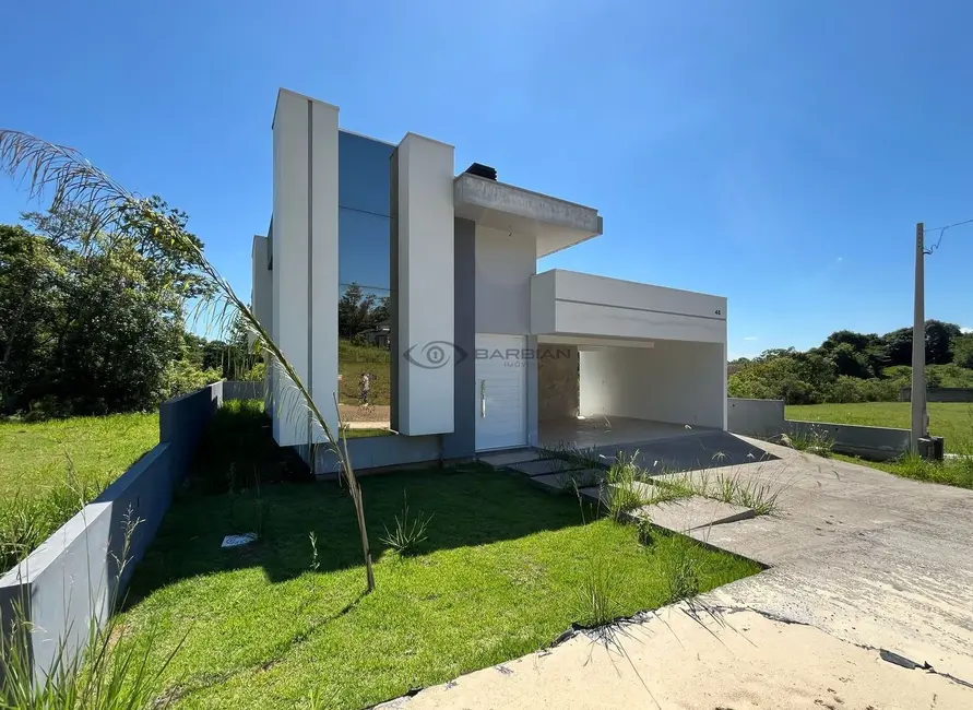 Foto 1 de Casa com 3 quartos à venda, 175m2 em Country, Santa Cruz Do Sul - RS