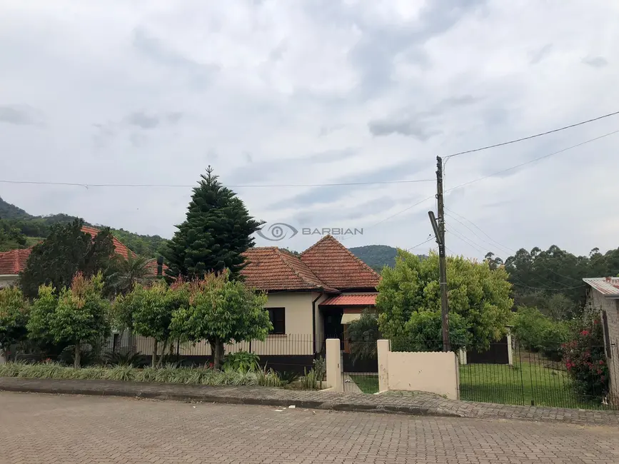 Foto 1 de Casa com 3 quartos à venda, 338m2 em Sinimbu - RS