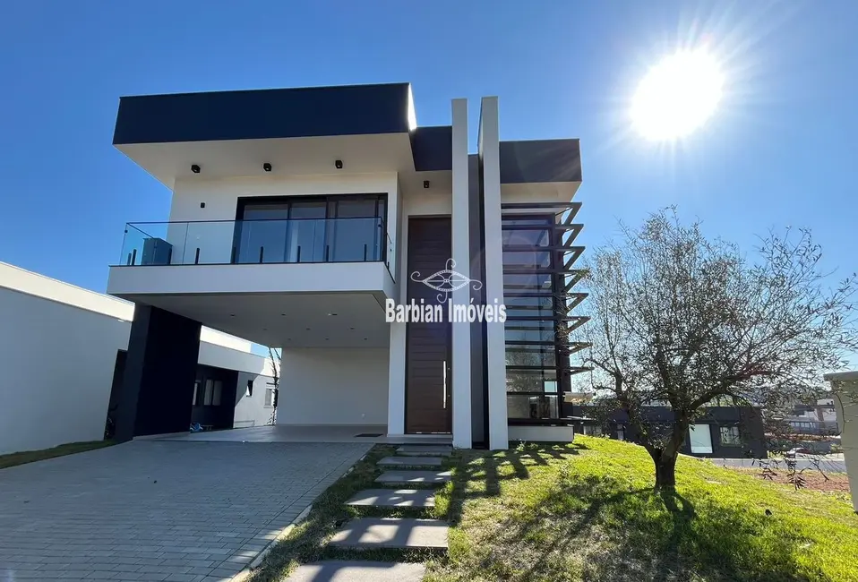 Foto 1 de Casa com 3 quartos à venda, 312m2 em Country, Santa Cruz Do Sul - RS
