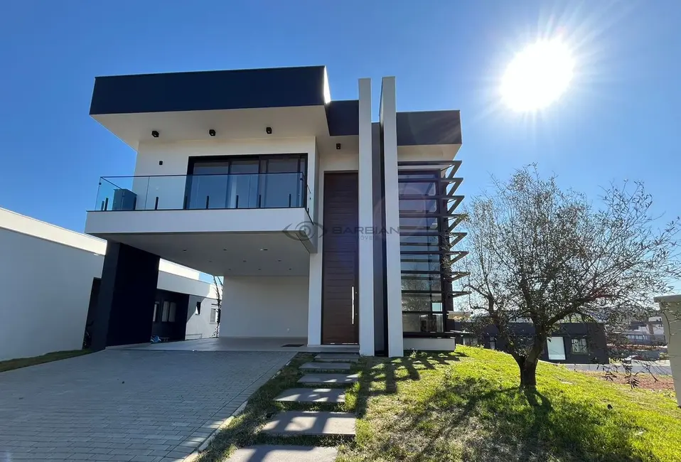 Casa com 3 quartos à venda, 312m2 em Country, Santa Cruz Do Sul - RS - imagem 1 Foto 1 de Casa com 3 quartos à venda, 312m2 em Country, Santa Cruz Do Sul - RS