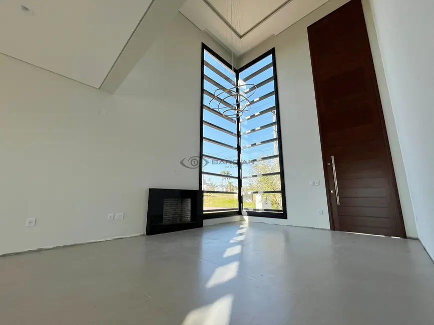 Casa com 3 quartos à venda, 312m2 em Country, Santa Cruz Do Sul - RS - imagem 3 Foto 3 de Casa com 3 quartos à venda, 312m2 em Country, Santa Cruz Do Sul - RS