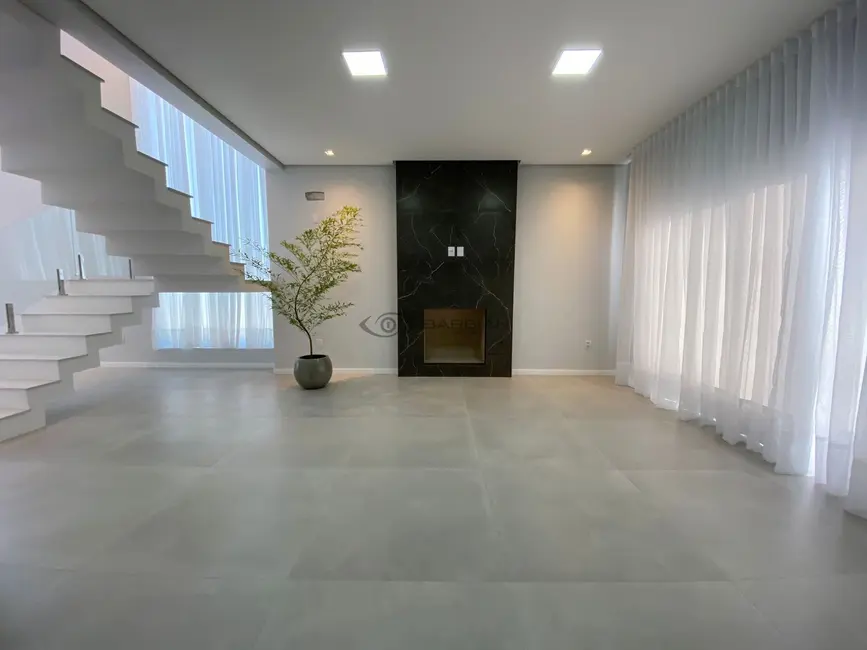 Casa com 3 quartos à venda, 181m2 em Country, Santa Cruz Do Sul - RS - imagem 7 Foto 7 de Casa com 3 quartos à venda, 181m2 em Country, Santa Cruz Do Sul - RS