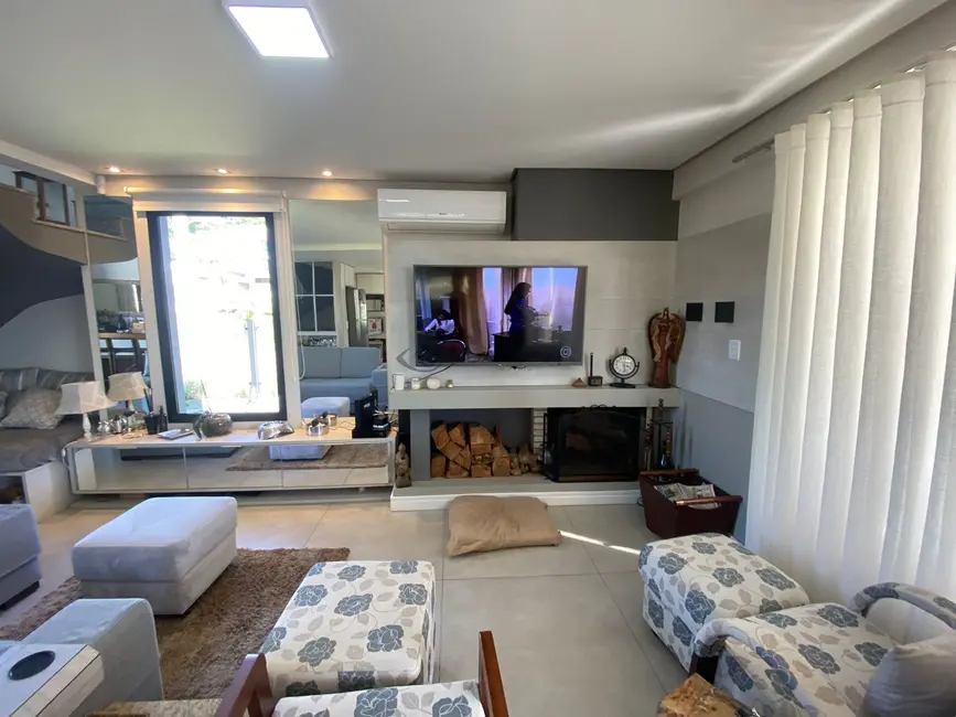 Foto 8 de Casa com 3 quartos à venda, 210m2 em Country, Santa Cruz Do Sul - RS