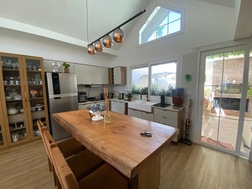 Casa com 3 quartos à venda, 340m2 em Higienópolis, Santa Cruz Do Sul - RS - imagem 5 Foto 5 de Casa com 3 quartos à venda, 340m2 em Higienópolis, Santa Cruz Do Sul - RS