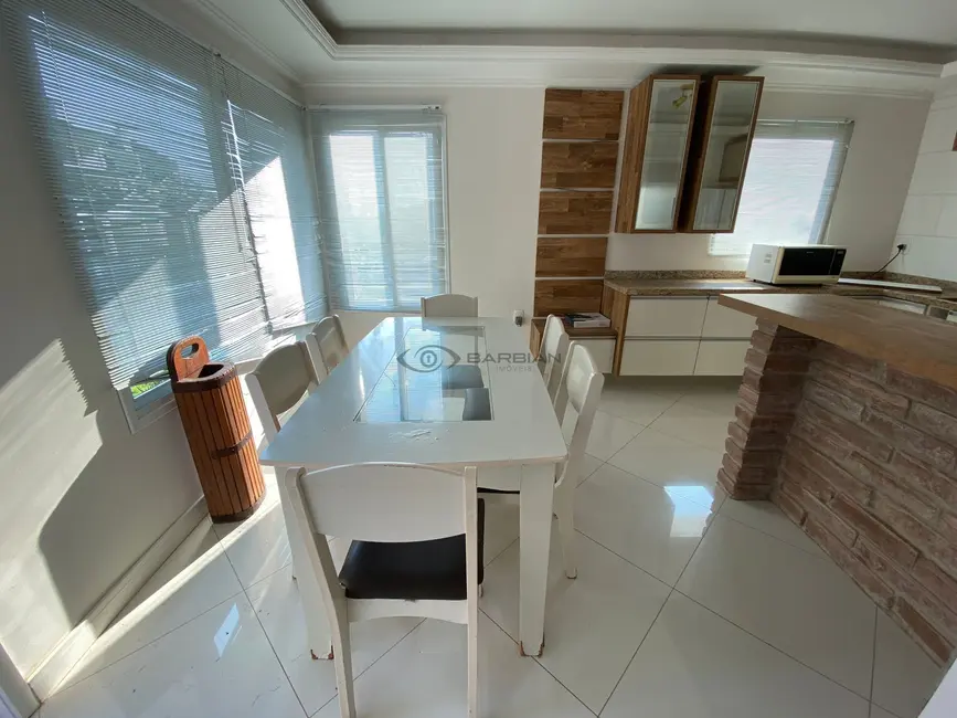Casa com 3 quartos à venda, 177m2 em Santo Inácio, Santa Cruz Do Sul - RS - imagem 4 Foto 4 de Casa com 3 quartos à venda, 177m2 em Santo Inácio, Santa Cruz Do Sul - RS