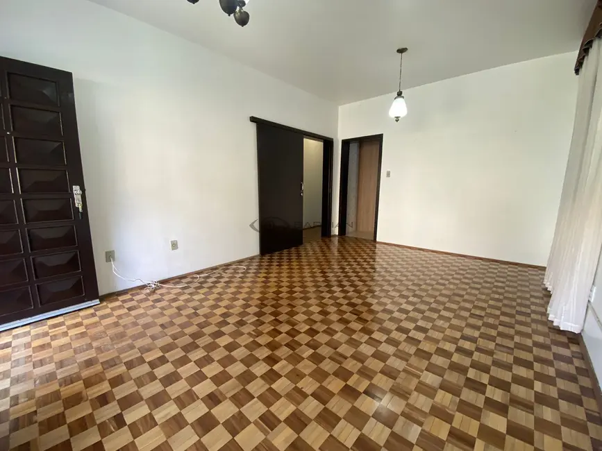 Casa com 3 quartos à venda, 179m2 em Higienópolis, Santa Cruz Do Sul - RS - imagem 2 Foto 2 de Casa com 3 quartos à venda, 179m2 em Higienópolis, Santa Cruz Do Sul - RS