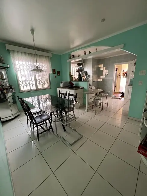 Casa com 4 quartos à venda, 246m2 em Goiás, Santa Cruz Do Sul - RS - imagem 8 Foto 8 de Casa com 4 quartos à venda, 246m2 em Goiás, Santa Cruz Do Sul - RS