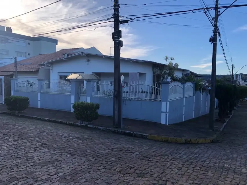 Foto 1 de Casa com 4 quartos à venda, 246m2 em Goiás, Santa Cruz Do Sul - RS
