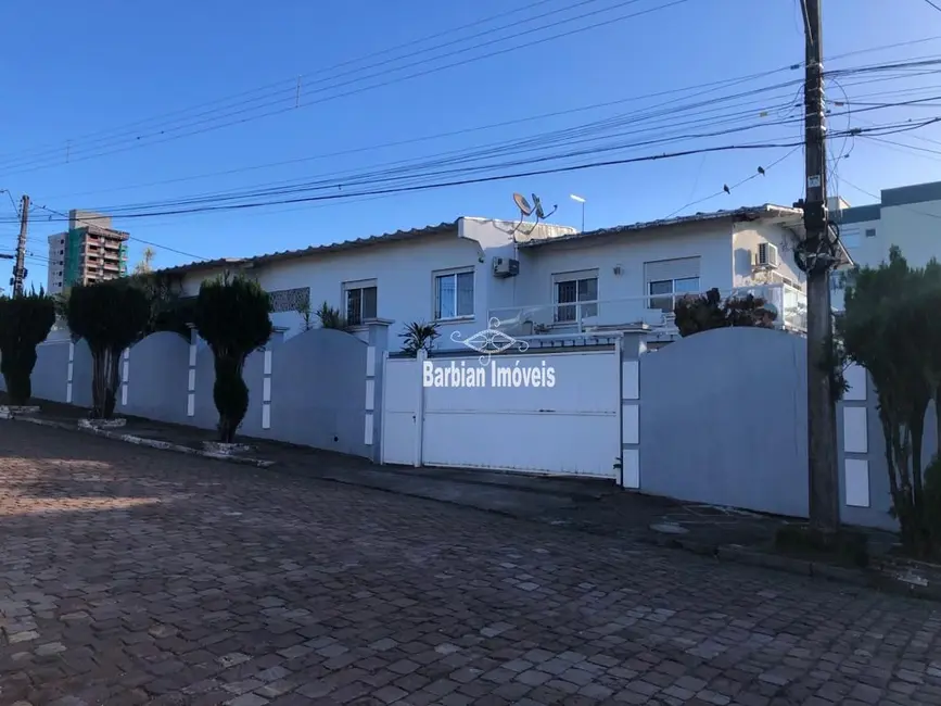 Foto 2 de Casa com 4 quartos à venda, 246m2 em Goiás, Santa Cruz Do Sul - RS