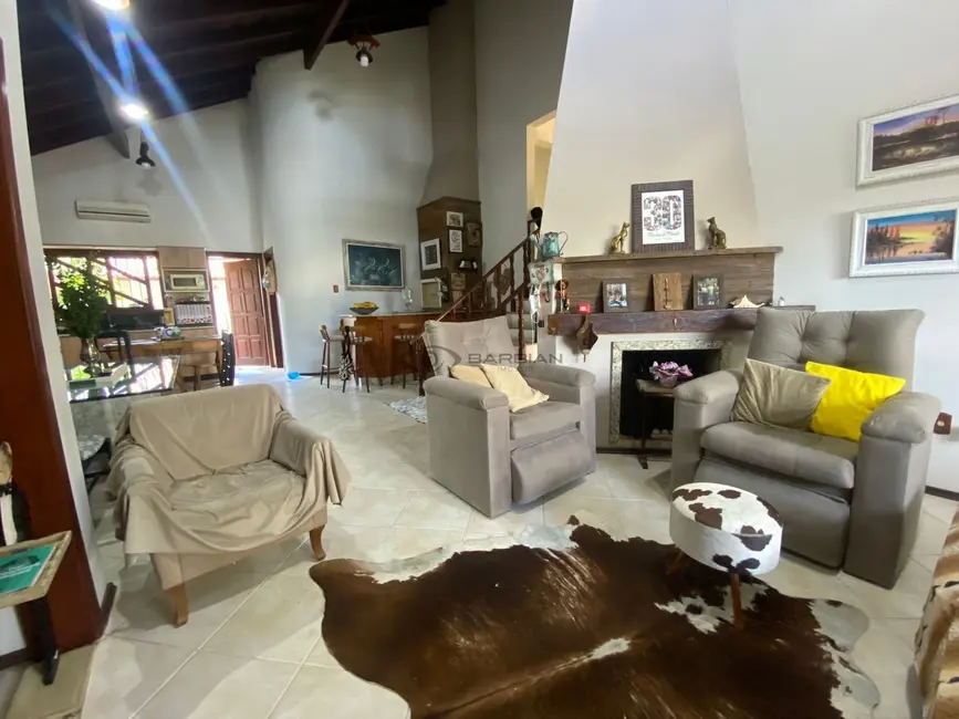 Foto 8 de Casa com 3 quartos à venda, 208m2 em Renascença, Santa Cruz Do Sul - RS