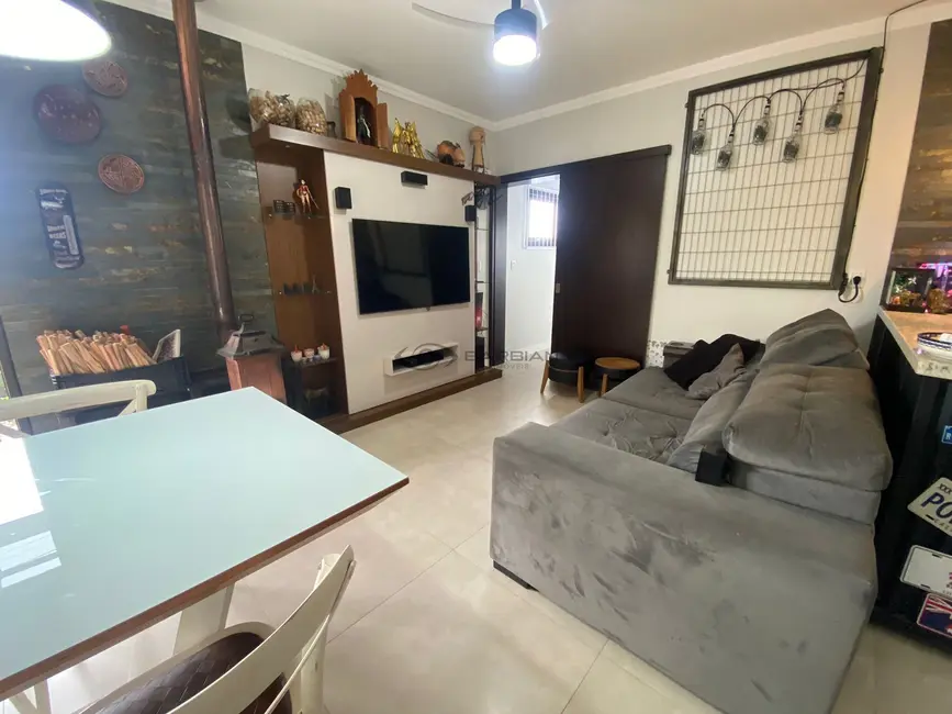 Casa com 3 quartos à venda, 91m2 em João Alves, Santa Cruz Do Sul - RS - imagem 4 Foto 4 de Casa com 3 quartos à venda, 91m2 em João Alves, Santa Cruz Do Sul - RS